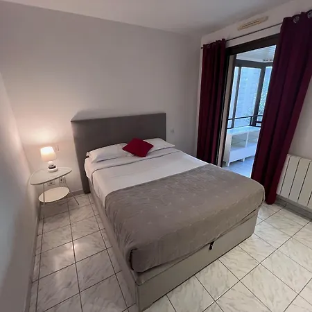 Riviera Eden Palace Lejlighedshotel 4*