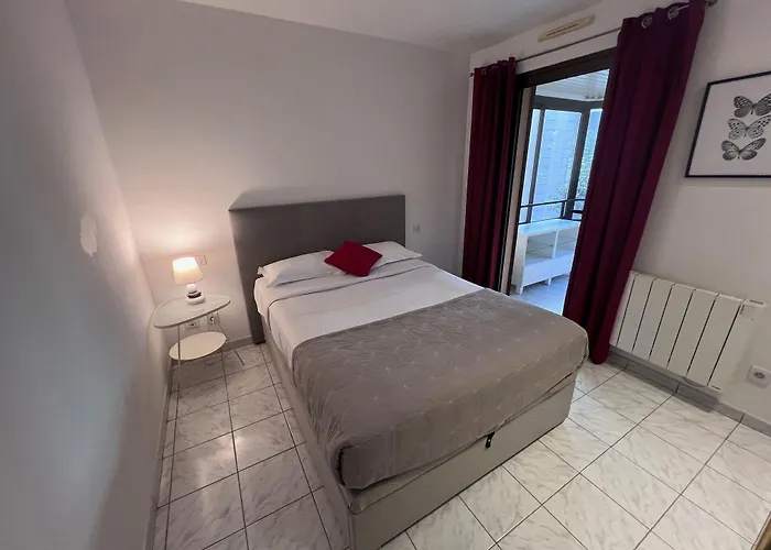 Riviera Eden Palace Ξενοδοχείο με διαμερίσματα 4*